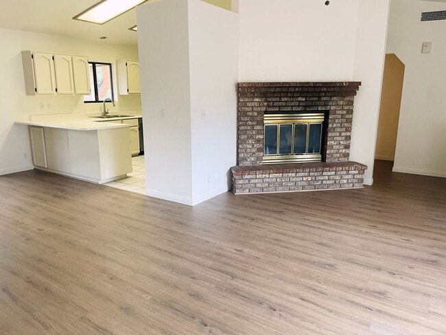 Photo - HOUSE - VILLAGE OF OAK CREEK