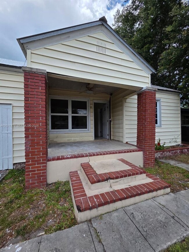 Building Photo - 315 NW 53rd St