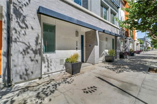 Photo - 359 E Broadway