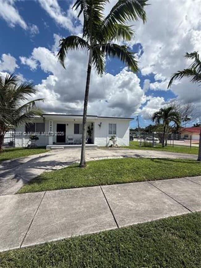 Photo - 2445 SW 90th Ave Unidad 2445 SW 90th Ave  1