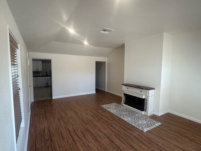 Photo - 8733 Holloway Dr Unit 8733