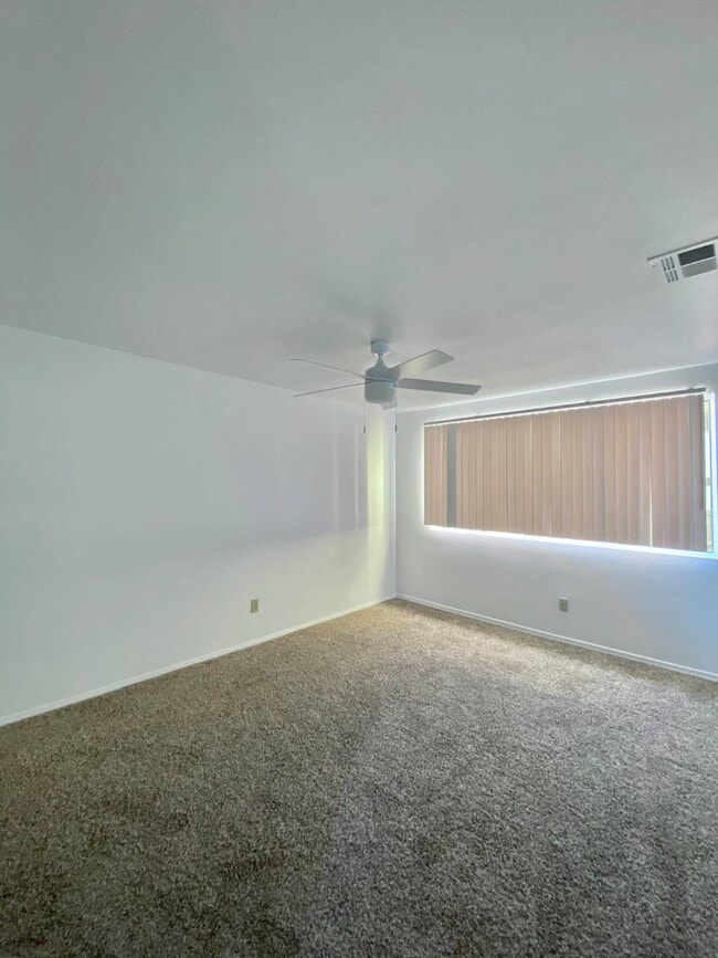 Photo - 820 W 14th St