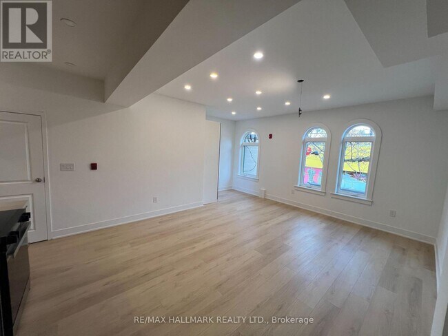 Photo - 440 Parliament St Unit 2