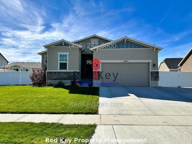 Building Photo - Spring St. Duplex Unit B