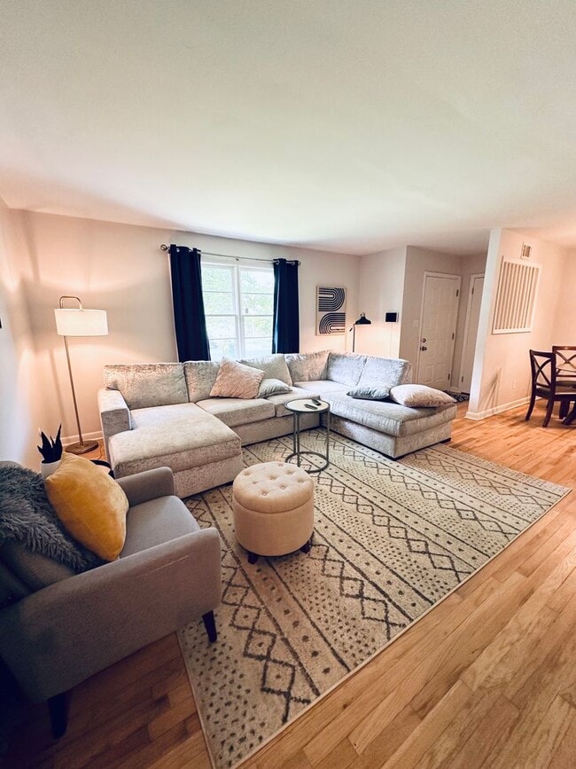 Photo - 2 Bed 1 Bath Home close to Memorial Hospital!