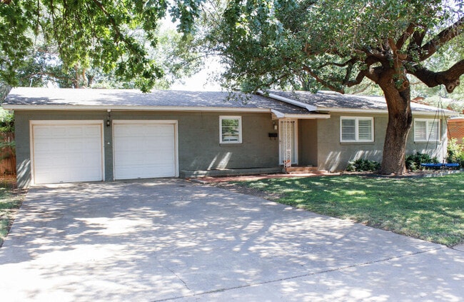 Photo - 3518 41st St