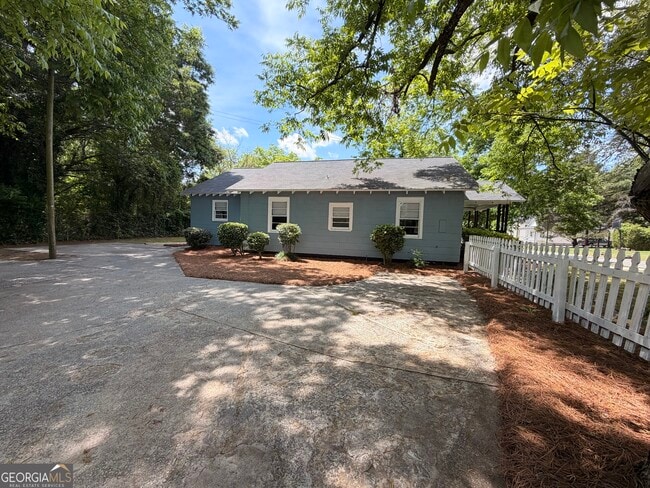 Photo - 136 E 5th St