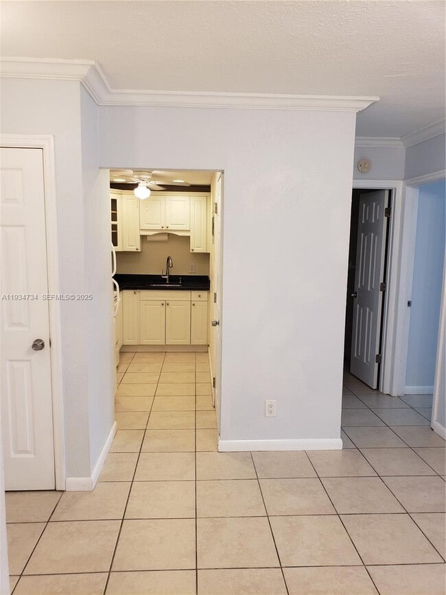 Photo - 200 S Birch Rd Unit 203