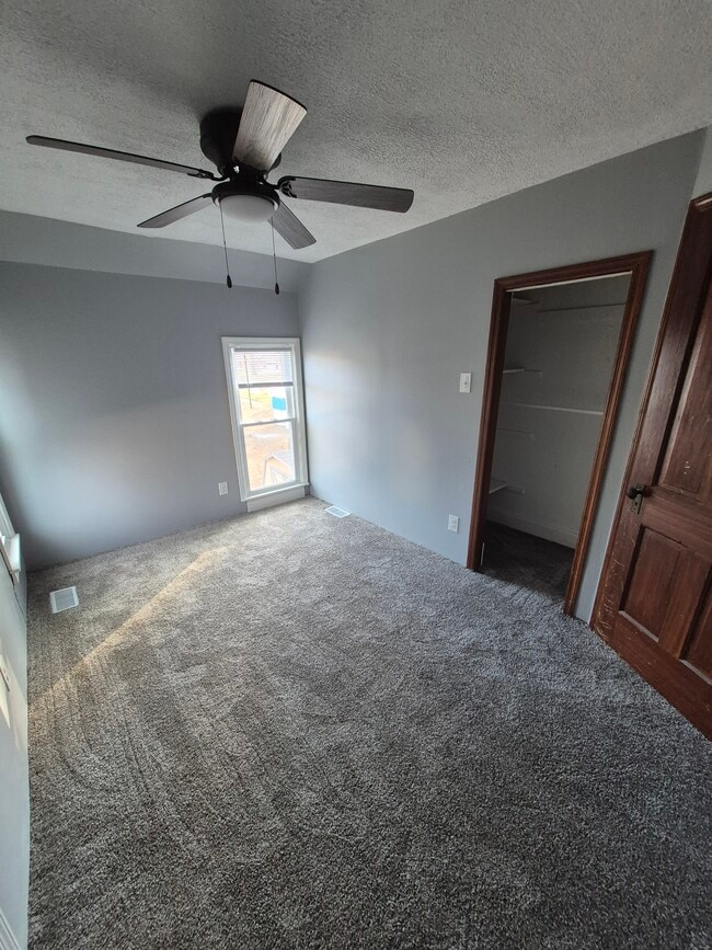 Photo - 302 Maple St