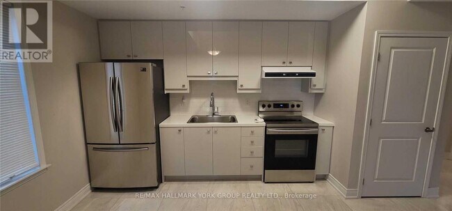 Photo - 32 Wellington St E Unité 108