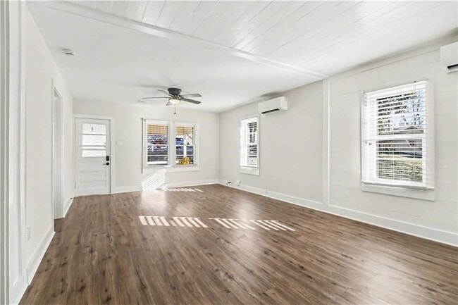 Photo - 257 Stegall Dr