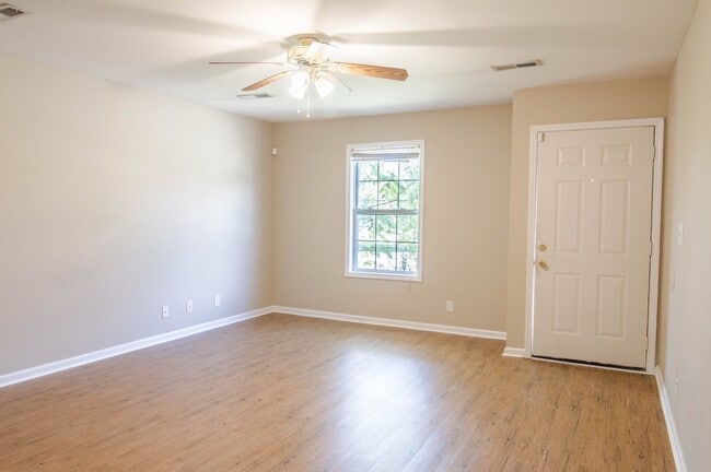 Photo - 293 Executive Ave Unit B