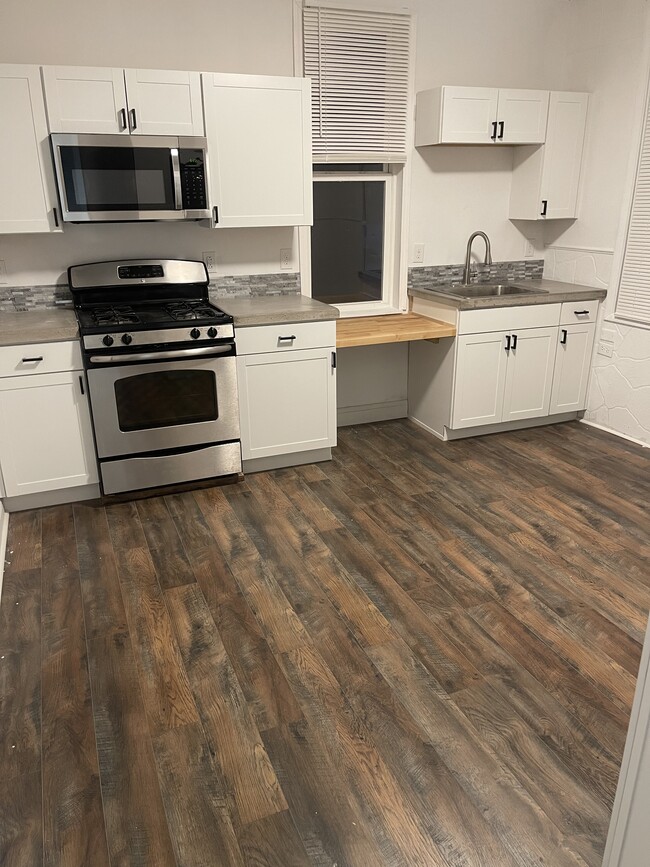 Photo - 281 Jackson St