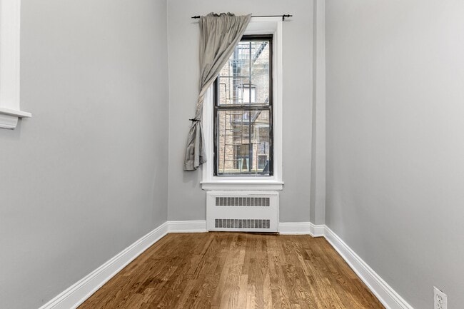 Photo - 120 E 83rd St