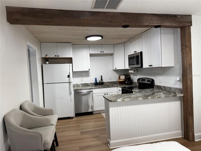 Photo - 3008 Hillview St