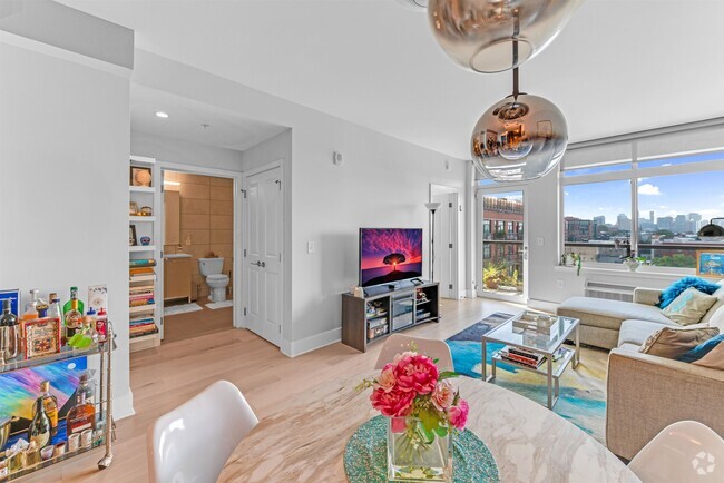 Building Photo - 1400 Hudson St Unit 903 Rental