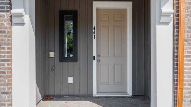 Photo - 441 Roebling Ct