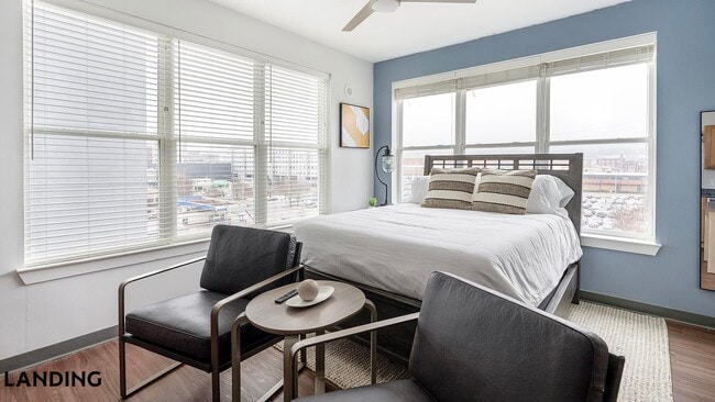 Building Photo - 302 13th St S