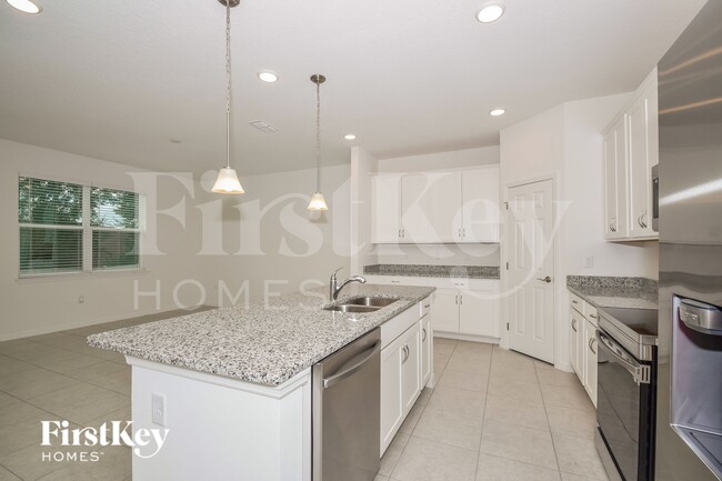 Photo - 320 Corbel Ln