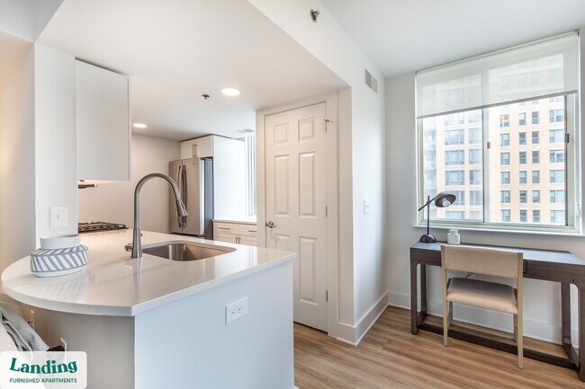 Photo - 1221 S Eads St Unidad 01-0901