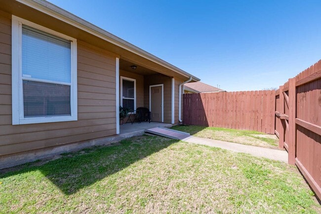 Photo - 15201 Hazy Meadow Ct Unit #B