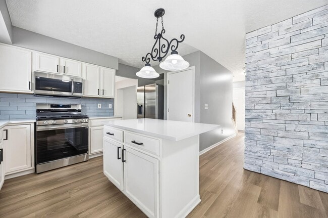 Photo - 3033 Jamestown Dr