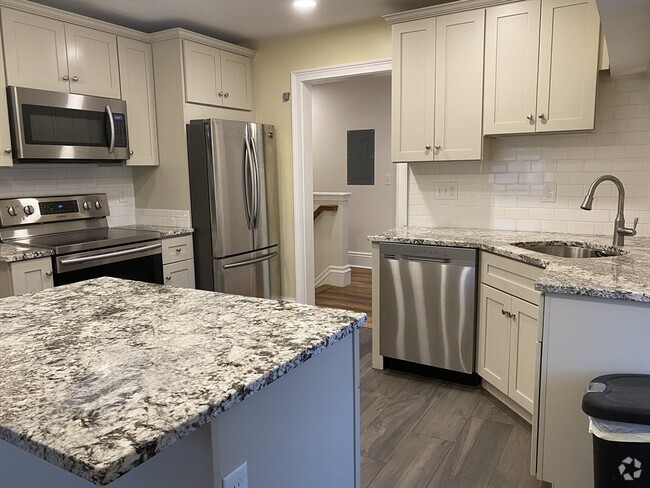Building Photo - 250 Lexington St Unit #3 Rental