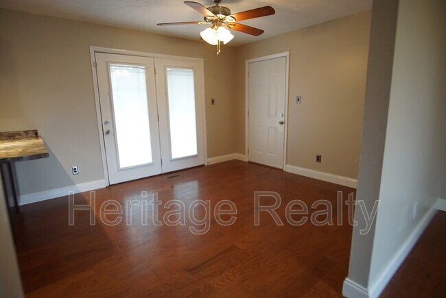 6209 Bryan Ln