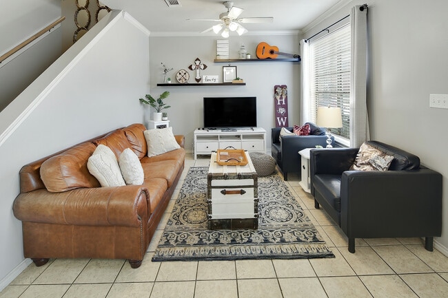 Photo - 415 Forest Dr Loop