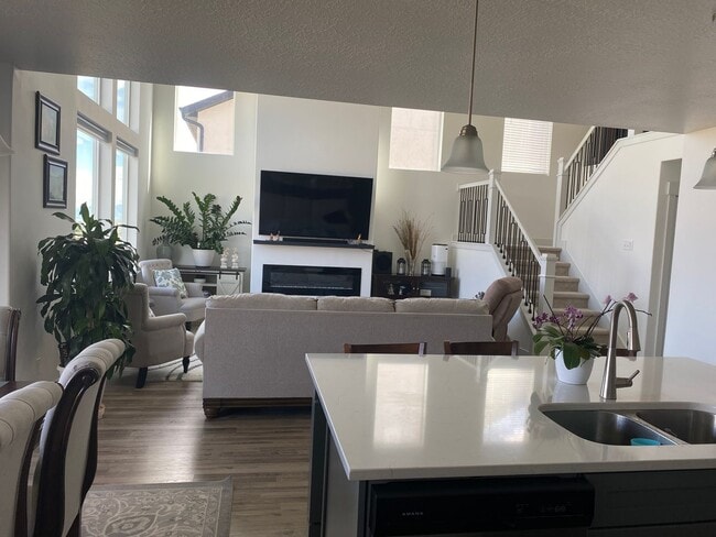 Photo - Lovely Home For Rent In Saratoga Springs, UT