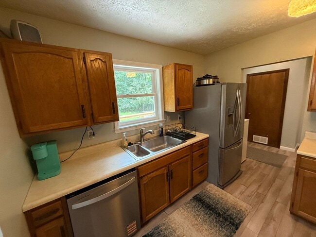 Photo - Beautiful 2 Bedroom in Secluded Area