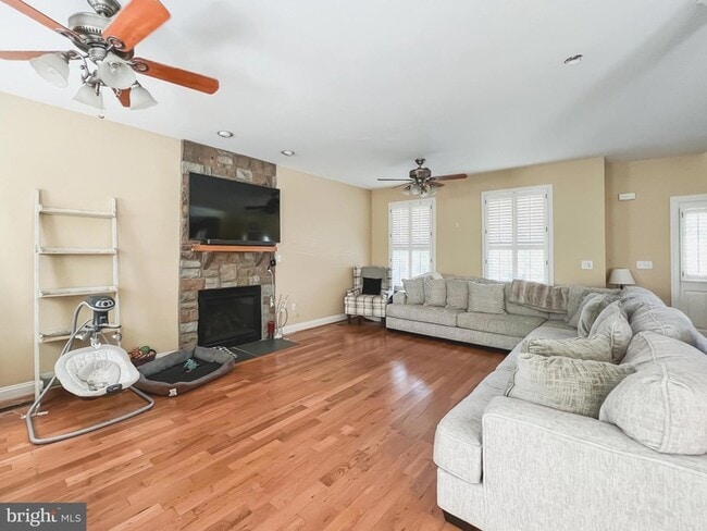 Photo - 41855 Meynard Ct