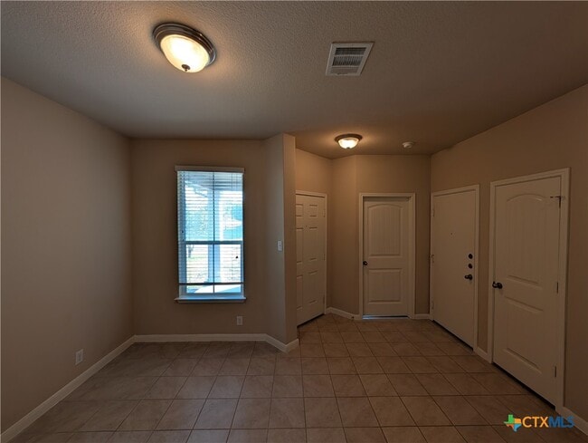 Building Photo - 1330 Ace Ranch St Rental