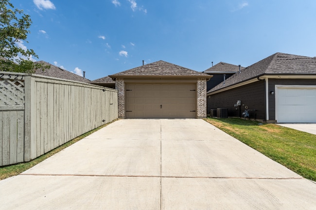 Photo - 2521 Elm Pl