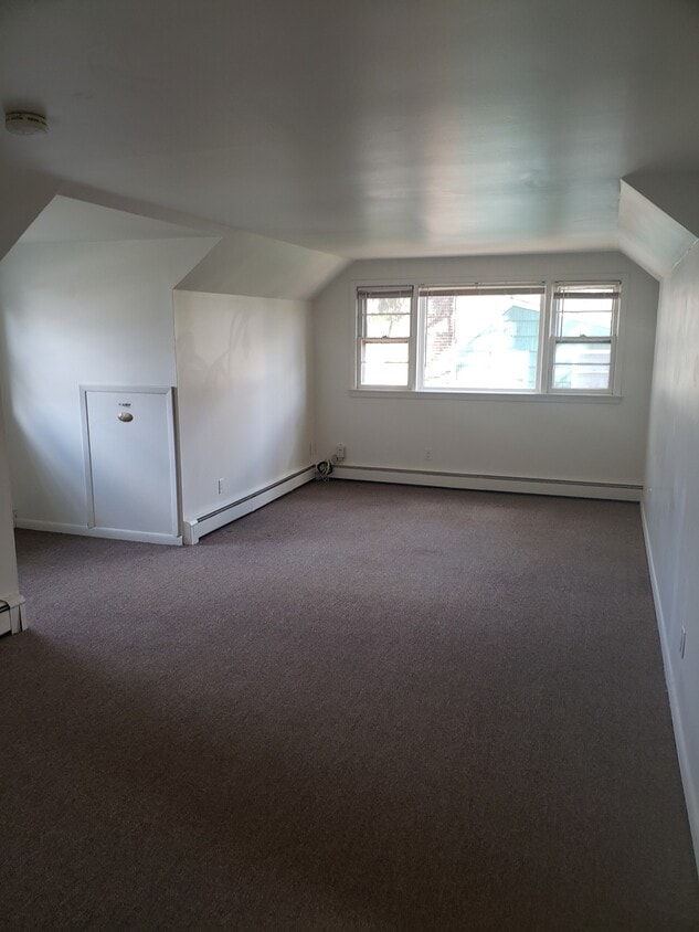 Living Room - 83 Valentine St (Glen Cove, NY)