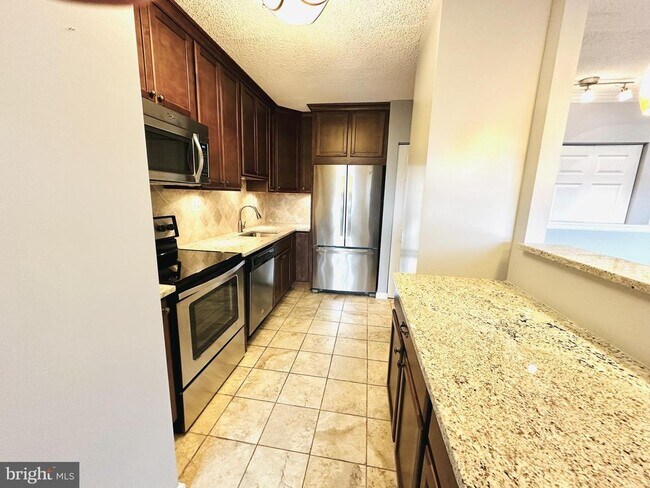 Photo - 5500 Holmes Run Pkwy Unidad 410