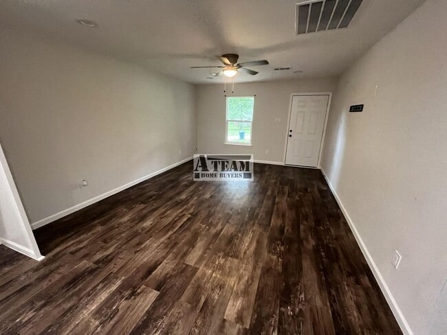 Photo - Cute 2 Bed 1 Bath home for rent!