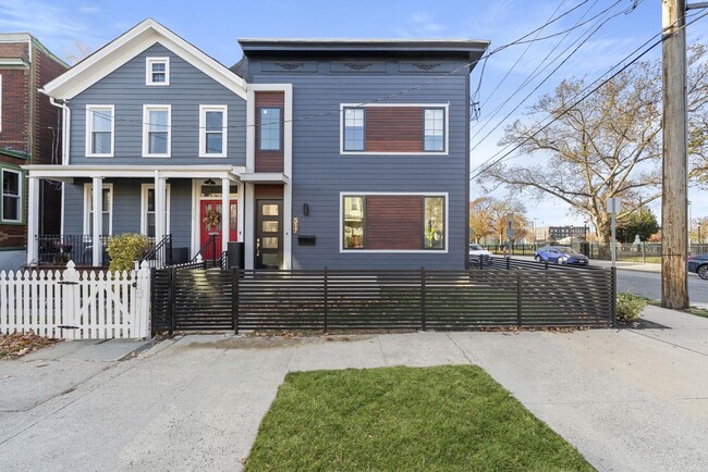 Photo - 317 Sherman Ave Unidad 1