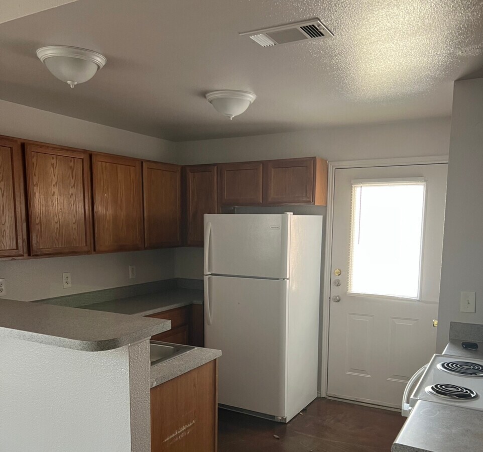 Photo - 7814 Downe Dr