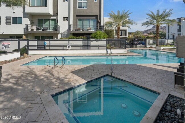 Photo - 1717 E Morten Ave