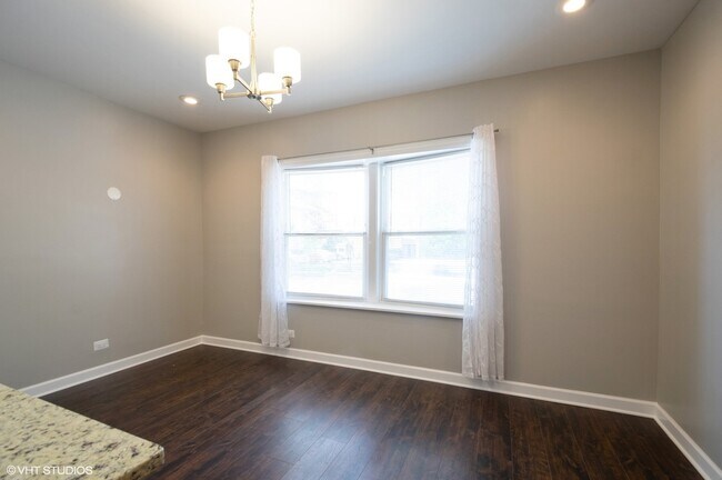 Photo - 3943 W Addison St Unit 1R