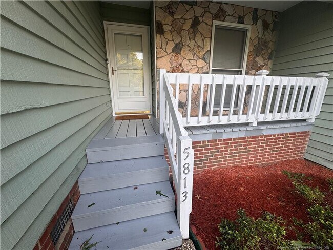 Photo - 5813 Horton Pl
