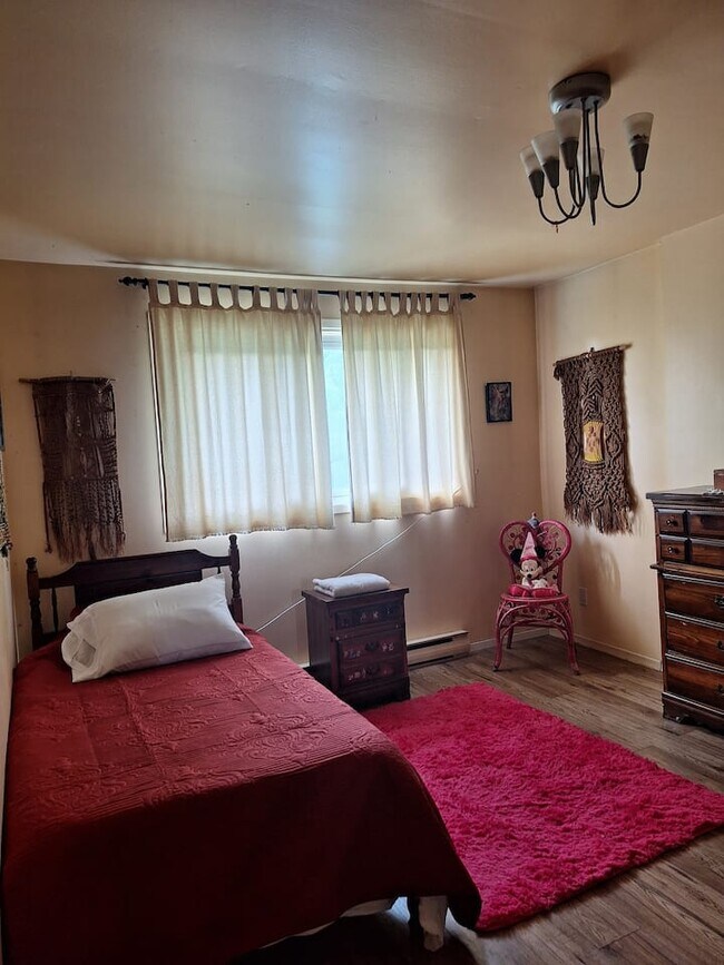 Photo - 1469 Oak Hill Rd