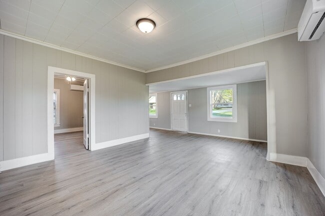 Photo - Freshly Updated 3 Bedroom House