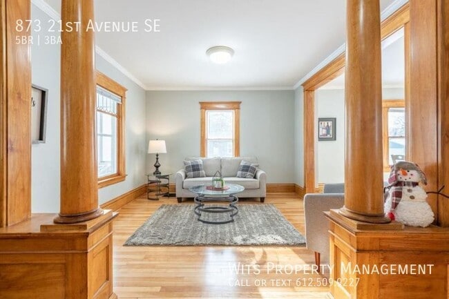 Photo - 873 21st Ave SE