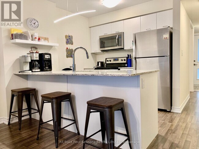 Photo - 4 Cove Ct Unité 102