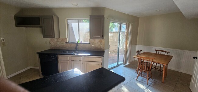 Photo - 3511 Meadowcrest Ln