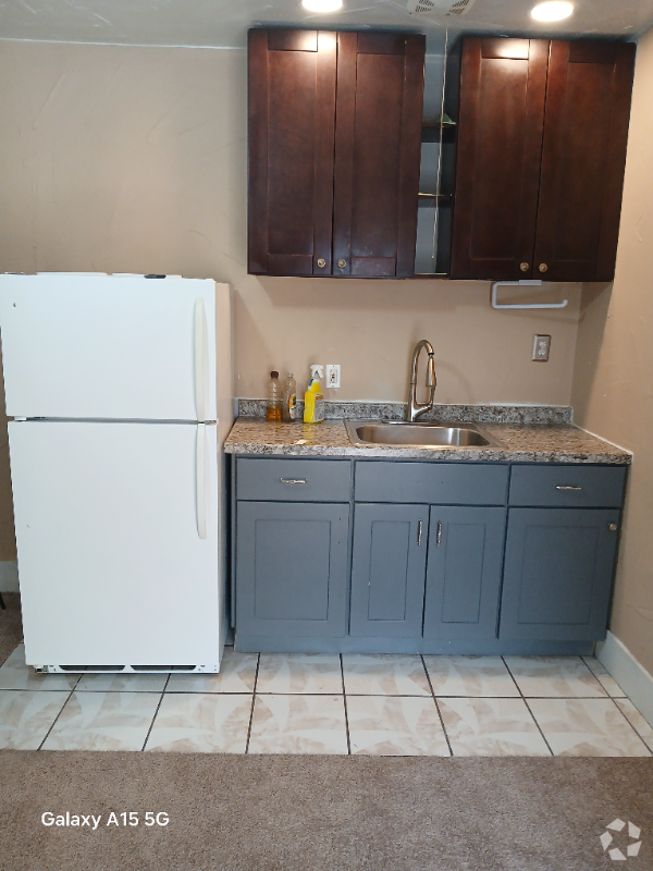 Building Photo - 715 E Mesquite Ave Unit 715 E Mesquite Rental