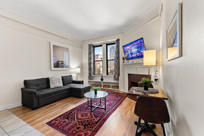 Building Photo - 62 Boylston St Rental