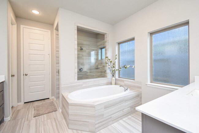 Building Photo - 31443 Splitting Willow Ln